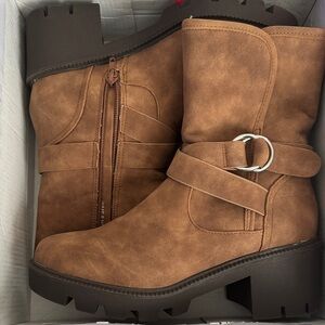 DV by Dolce Vita Tan Combat Boots